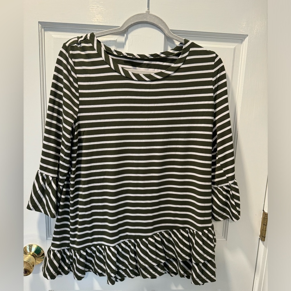 Green and white long sleep tunic top. Size medium